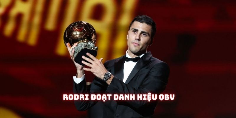 Benzema nói Rodri là một cầu thủ “nhàm chán”